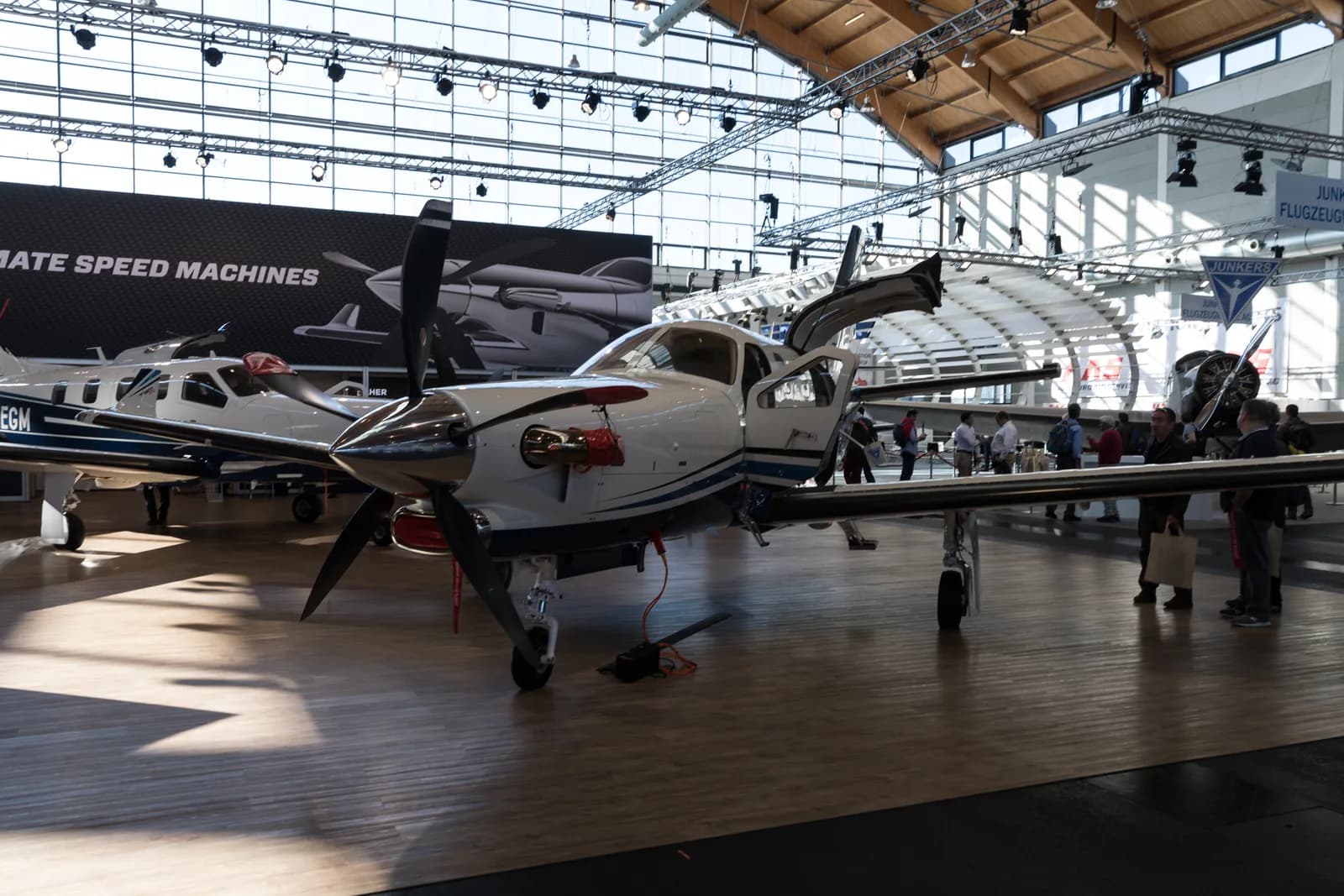 Beherrschen Sie die Daher TBM 930 in MSFS 2024. Vollständiger Leitfaden: PT6A-Handhabung, FL310-Reiseflug, Kraftstoffplanung, Anflugsgeschwindigkeiten.